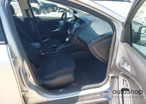 2016 Ford Focus Se z USA, uszkodzony, nr VIN 1FADP3F25GL341058